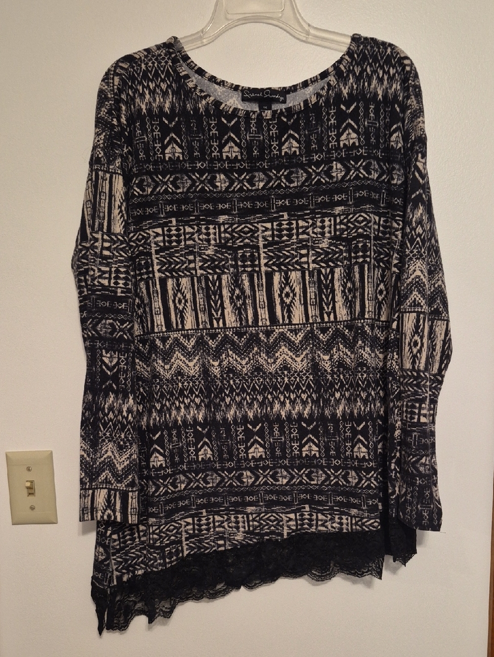 French Laundry Black and Cream Aztec Print Top SZ 1X